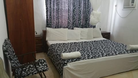 Executive Suite, Balcony | Desk, free WiFi