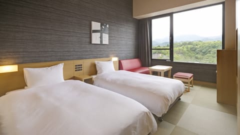 Twin Room, Non Smoking, Mountain View | Free WiFi, bed sheets