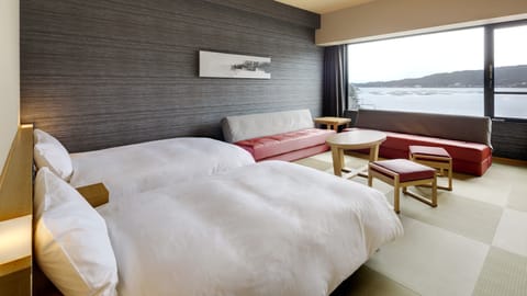 Deluxe Twin Room, Non Smoking, Sea View (Separated Bath and Toilet) | Free WiFi, bed sheets