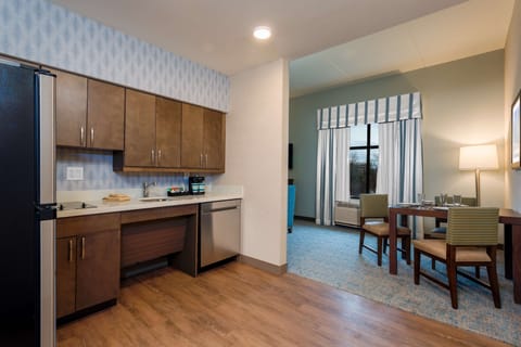 Executive Suite, 1 Bedroom | Private kitchen | Full-size fridge, microwave, stovetop, dishwasher