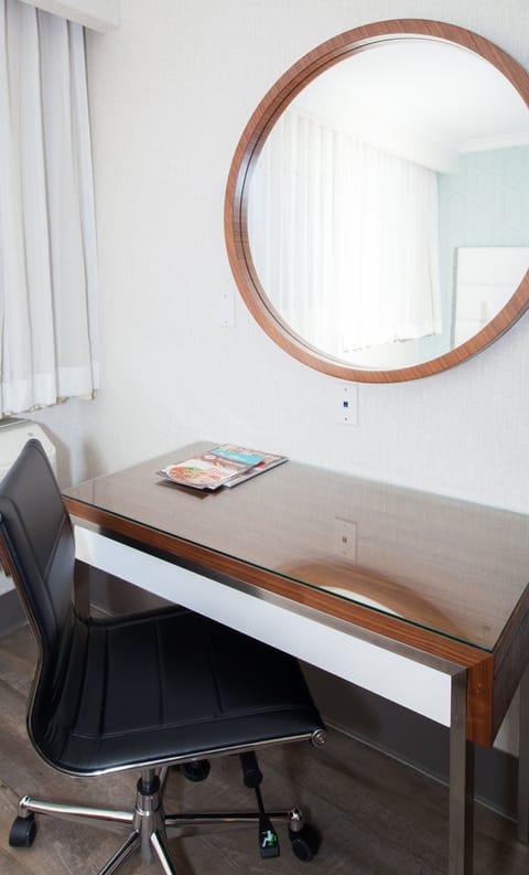 In-room safe, individually decorated, individually furnished, desk