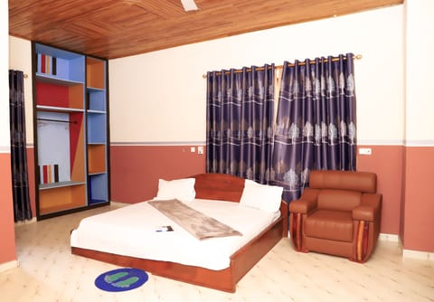 Deluxe Double Room | Minibar, desk, free WiFi, bed sheets