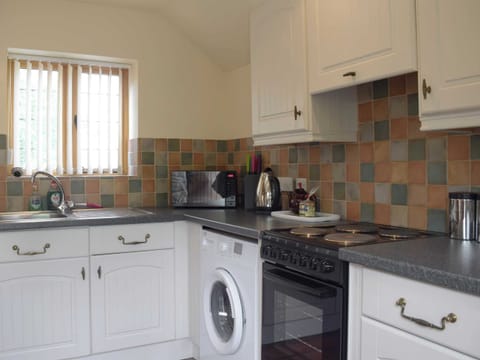 Kitchen | Y Bwthyn - Hafod Talog Barns, Tregynon