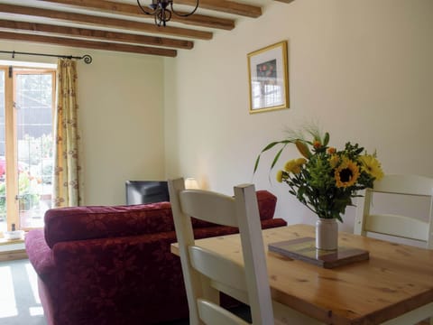 Dining Area | Y Bwthyn - Hafod Talog Barns, Tregynon