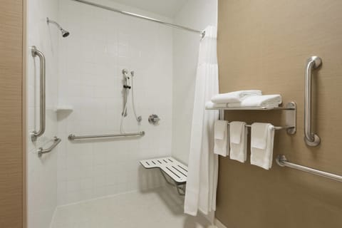 Room, 1 King Bed | Bathroom | Combined shower/tub, free toiletries, hair dryer, towels