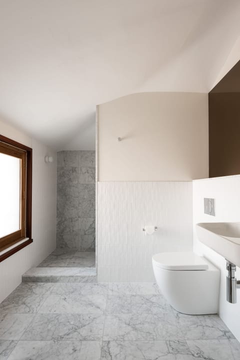 Terrace Room | Bathroom | Shower, designer toiletries, hair dryer, bathrobes