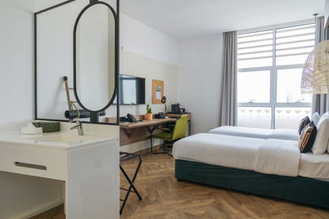 Junior Room, 2 Twin Beds | In-room safe, desk, soundproofing, free WiFi