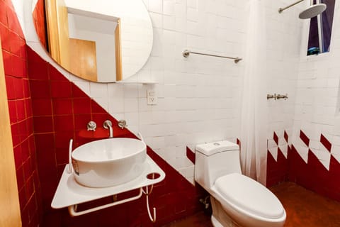 Economy Double Room | Bathroom | Shower, hair dryer, towels, soap