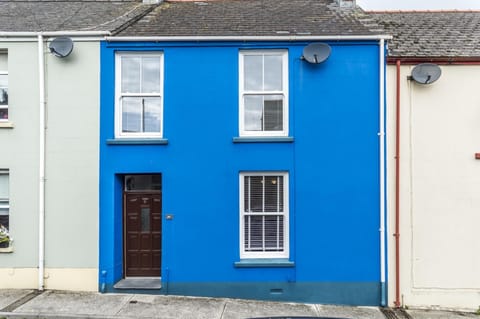 Sandy Retreat - 3 Bedroom Holiday Home - Tenby (915)