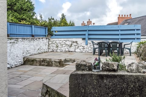 Sandy Retreat - 3 Bedroom Holiday Home - Tenby (917)