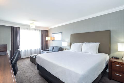 Standard Room, 1 King Bed with Sofa bed | In-room safe, desk, laptop workspace, blackout drapes