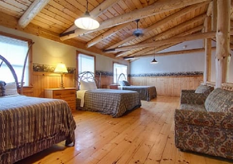 Group Cabin | Iron/ironing board, bed sheets