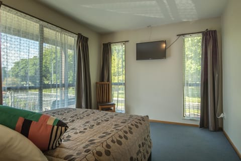 Double Room, 1 Bedroom | In-room safe, blackout drapes, soundproofing, iron/ironing board