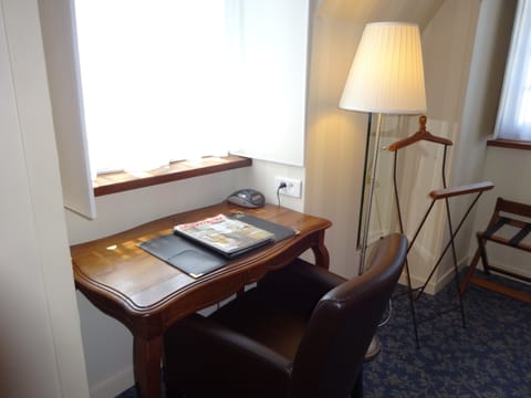 In-room business center