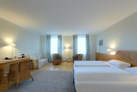 Premium bedding, individually decorated, individually furnished, desk