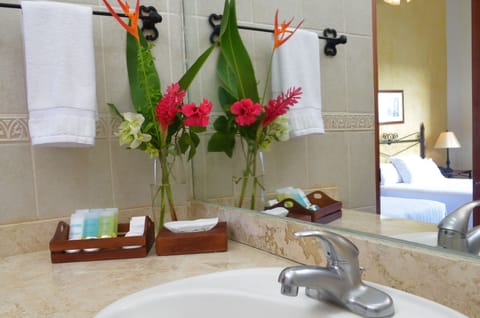 Superior Room | Bathroom | Shower, hair dryer, bathrobes, towels