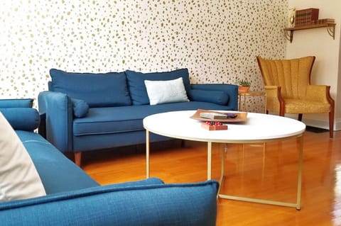 Ready to hang out? There is definitely enough room for the entire tribe.
