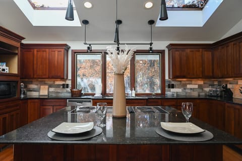 Large Kitchen - perfect for groups