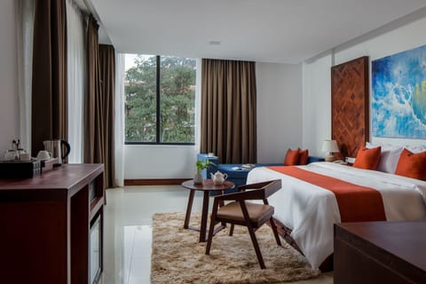 Junior Suite With Balcony | Hypo-allergenic bedding, minibar, in-room safe, individually decorated