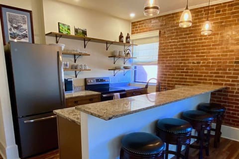 Brand New Kitchen For All Your Cooking & Eating Needs