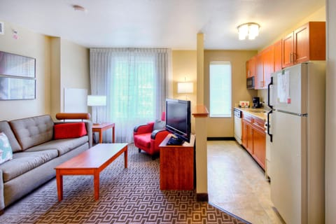 Suite, 2 Bedrooms | Living area | TV