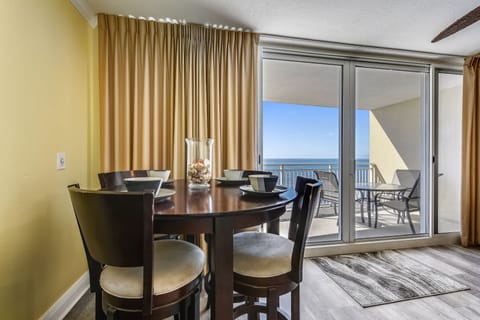 Condo, 1 Bedroom, Balcony, Ocean View (1227) | Dining room