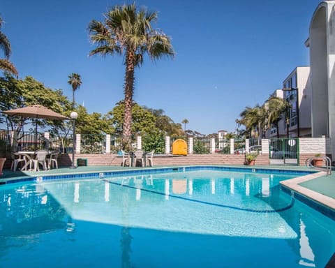 Outdoor pool, open 10:00 AM to 8:00 PM, sun loungers