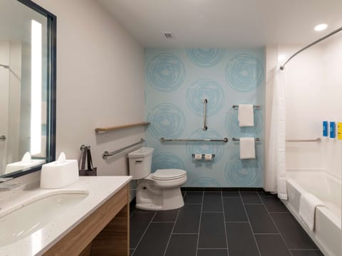 Room, 1 King Bed, Accessible, Bathtub | Bathroom | Free toiletries, hair dryer, towels, soap