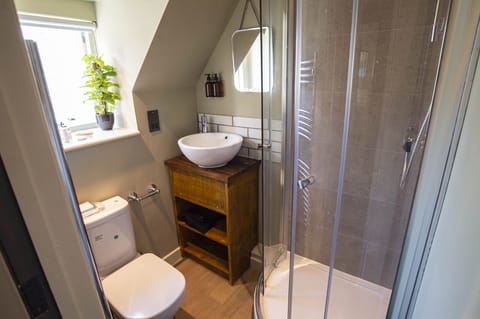 Standard Double Room, Ensuite (Room 1) | Bathroom