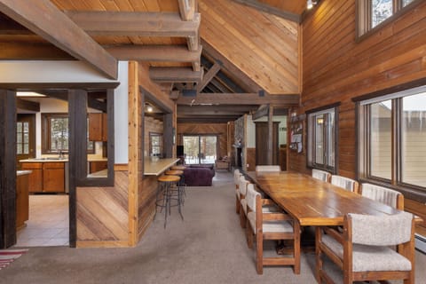 House (5 Bedrooms) | Exterior