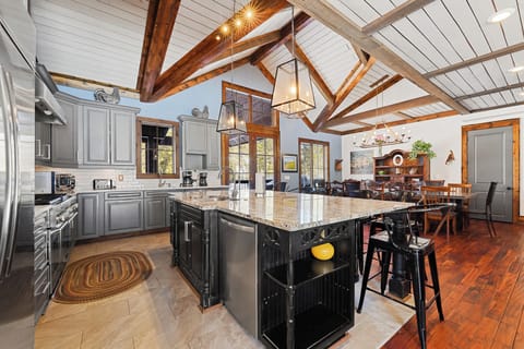 House (Multiple Bedrooms) | Exterior