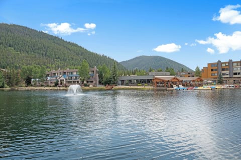 Condo (2 Bedrooms) | Property amenity
