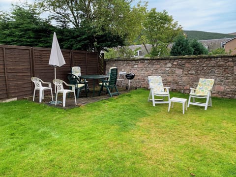 Garden | The Coyles - The Coyles, Ballater