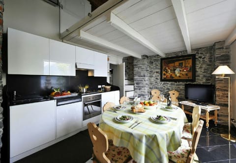 Family Villa, 3 Bedrooms, Lakeside (Villa Lucia Varenna) | Private kitchen | Fridge, oven, stovetop, dishwasher