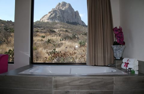 Family Suite, Jetted Tub (VIP 5) | Mountain view