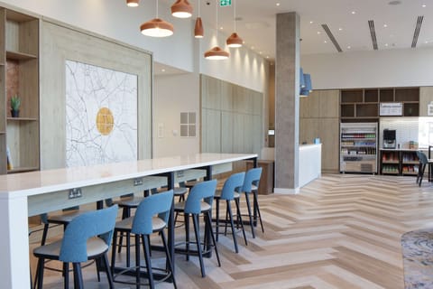 English breakfast on weekdays (GBP 10 per person)