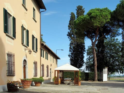 Property, House, Building, Home, Town, Real Estate, Architecture, Residential Area, Tree, Neighbourhood