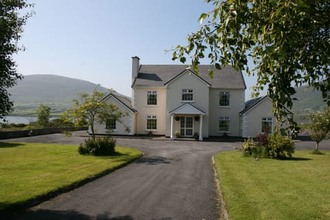 Your vacation rental on the waterfront on the Ring of Kerry