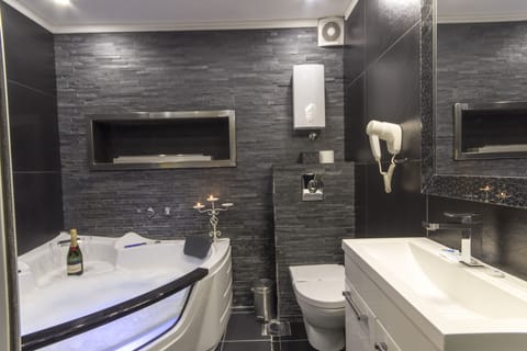 Royal Double Room | Private spa tub