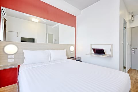 Standard Double Room | Hypo-allergenic bedding, in-room safe, laptop workspace, free WiFi