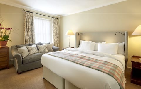 Deluxe Room | Desk, rollaway beds, free WiFi