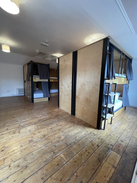 Bed in a Shared Room for 10 People (Mixed) | Free WiFi, bed sheets