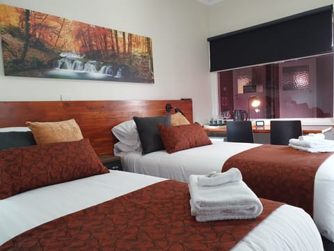 Standard King Room | Free WiFi, bed sheets