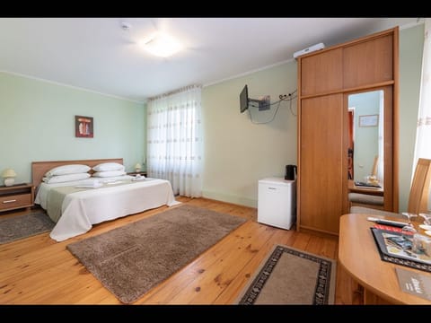 Room, 1 Bedroom, Smoking, Balcony | 1 bedroom