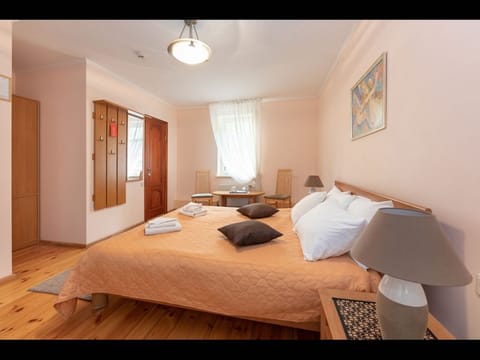 Room, 1 Bedroom, Smoking, Balcony | 1 bedroom