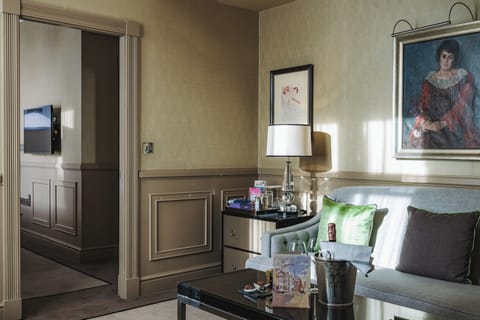 Junior One Bedroom Suite | Egyptian cotton sheets, premium bedding, minibar, in-room safe