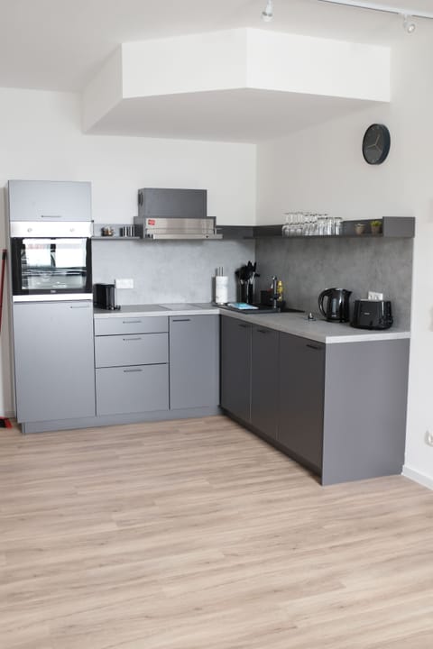 Premium Apartment, 1 Bedroom (incl. 75€ Cleaning Fee) | Private kitchen | Fridge, microwave, oven, stovetop