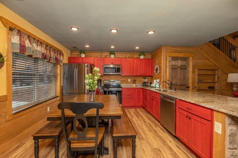 House, Multiple Beds, Hot Tub | Private kitchen | Fridge, microwave, oven, stovetop