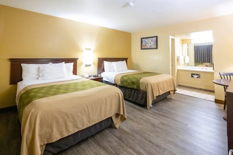 Standard Double Room, 2 Double Beds, Non Smoking | Memory foam beds, iron/ironing board, rollaway beds, free WiFi