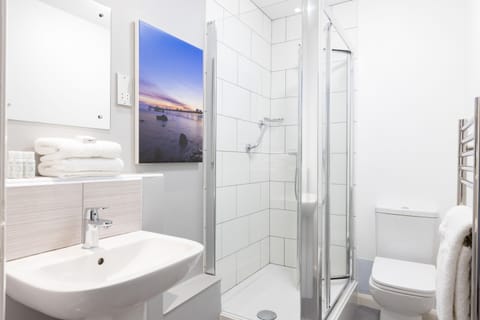 Superior Double Room, Sea View | Bathroom | Free toiletries, hair dryer, towels, soap